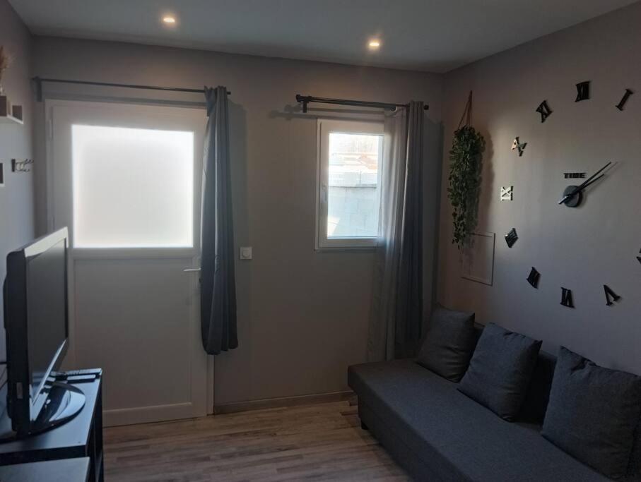 Chambre & Sdb Privee Avec Piscine En Bord De Via Rhona Sarras Luaran gambar